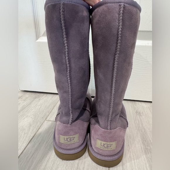 UGG women’s Classic Tall sheepskin boots in lavender purple. - Picture 7 of 11
